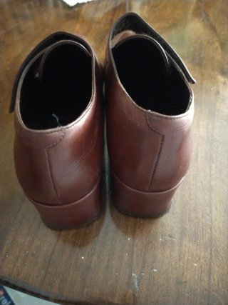Conjunto bolso y zapatos marrones de piel
