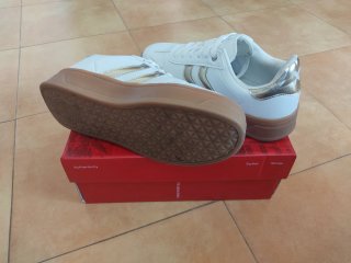 Zapatillas Xti Blancas y Doradas