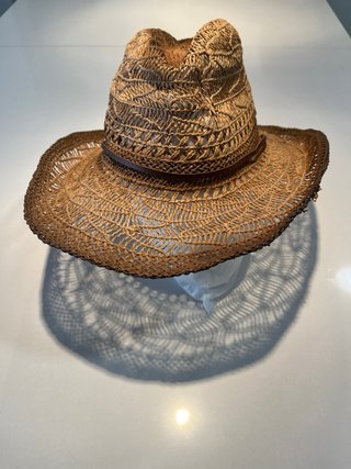 Sombrero cowboy rafia trenzada con cinta piel