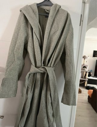 Abrigo paño Zara gris con capucha