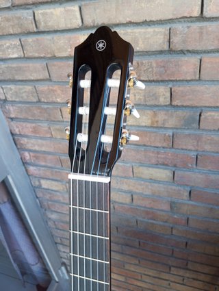 Guitarra Clásica Yamaha con Fishman