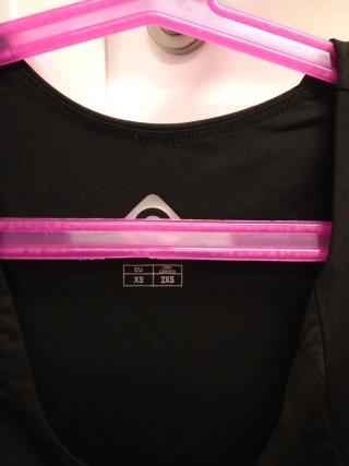 Top Izas Negro Talla XS
