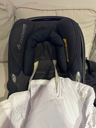 Maxi-Cosi cabriofix bebé + fundas blancas ideales