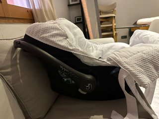 Maxi-Cosi cabriofix bebé + fundas blancas ideales