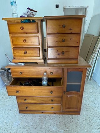 Cómoda y 2 mesitas de noche madera