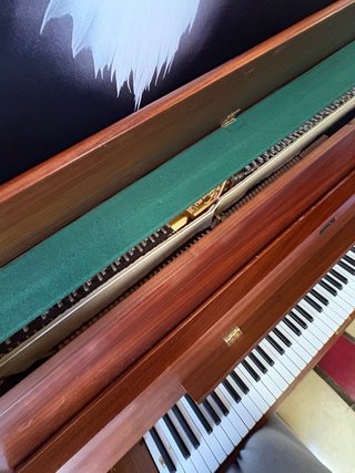 Piano de pared madera Bachmann
