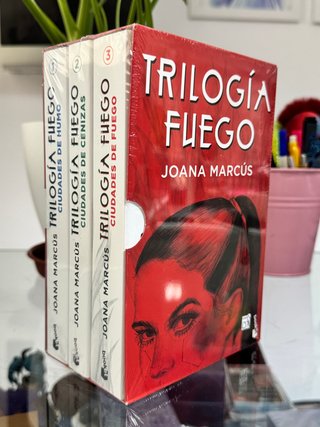 NUEVO Estuche Trilogía Fuego - Joana Marcús
