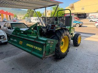 JOHN DEERE 1845 F 2.9L
