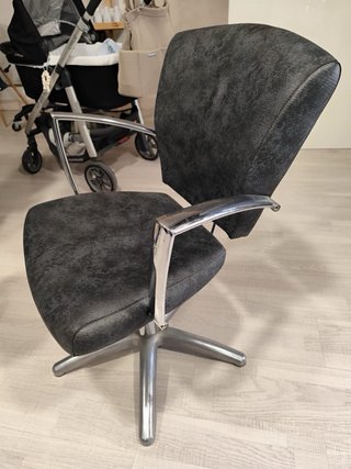 Sillones mostrador y lavacabezas de peluquería