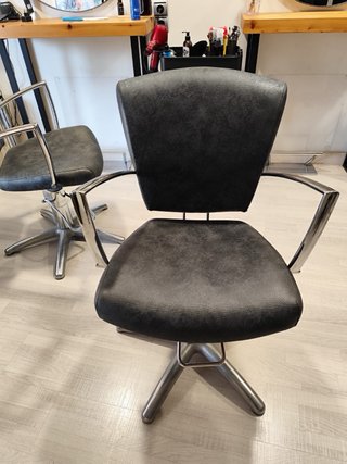 Sillones mostrador y lavacabezas de peluquería