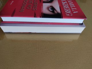 Mujeres que no perdonan/ Una jaula de oro.