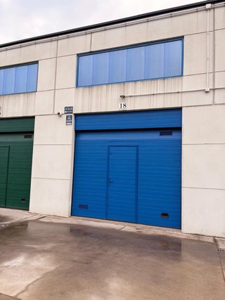 ALQUILER DE NAVE DE 30 m² CON ALTILLO EN Gijon