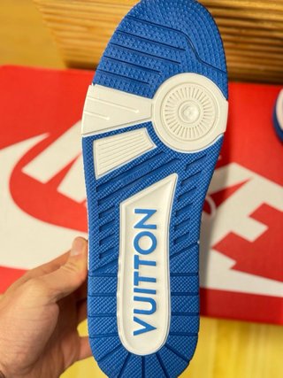 Zapatillas Louis Vuitton Blancas y Azules