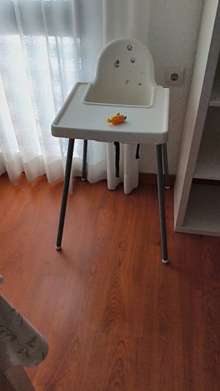 Trona IKEA blanca
