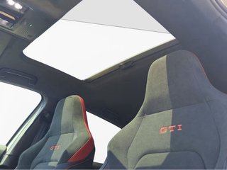 Volkswagen Golf GTI 2024