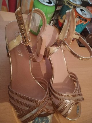 Sandalias fiesta doradas