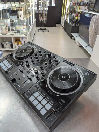 Mesa de Mezclas Hercules DJControl Inpulse 500