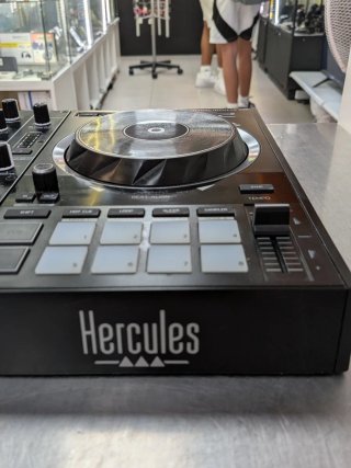 Mesa de Mezclas Hercules DJControl Inpulse 500