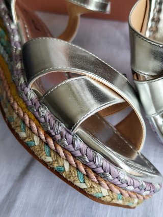 Sandalias cuña Alma en Pena multicolor/plata