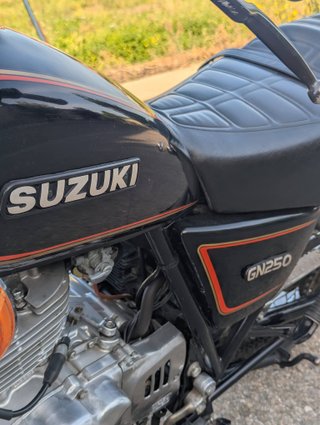 ✹Suzuki GN-250 - Moto Naked Manual✹