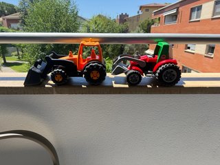 2 Tractores de Juguete