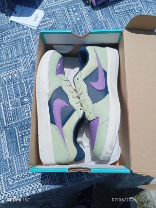 Zapatillas Nike Verde y Morado