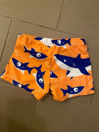 Costume da bagno Shein con squali