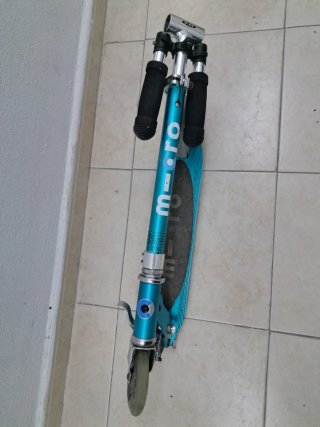 Patinete Micro azul 2 ruedas