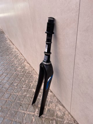 Horquilla carbono carretera Ridley tubo cónico
