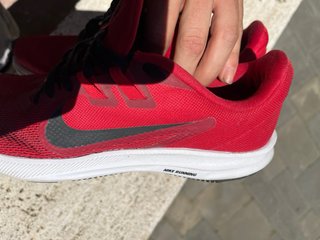Scarpe da corsa Nike rosse e nere