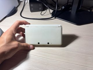 Nintendo 3DS Blanca con Cargador Original