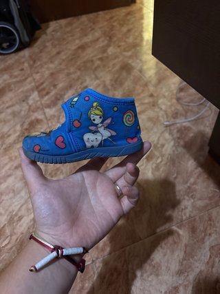 Zapatillas niño azul dibujos animados