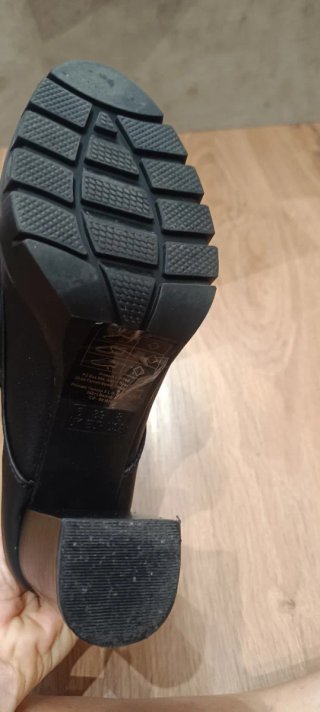 Botines negros tacón alto