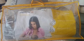 Cojín de lactancia Medela estrellas