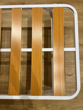 Base para cama pequeña, patas metálicas plegables