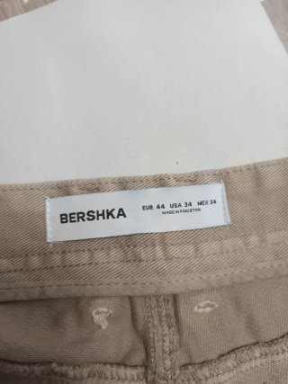 Bermudas cargo Bershka beige Talla 44
