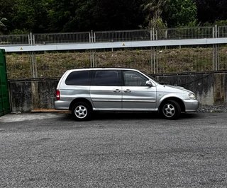 Kia Carnival 2003 Plata ADMITO OFERTAS