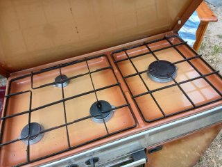 Cocina de gas butano y horno