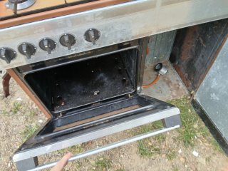 Cocina de gas butano y horno