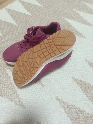 Zapatillas Skechers ,burdeos granate