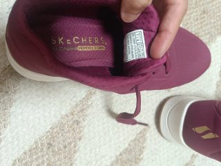 Zapatillas Skechers ,burdeos granate