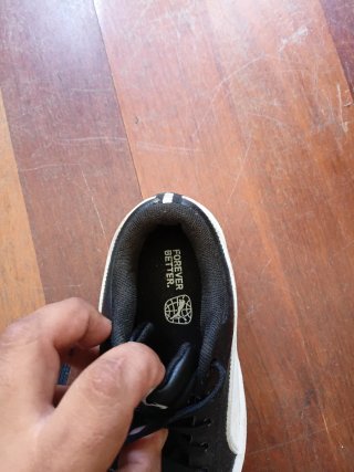 Zapatillas Puma Negras y Blancas