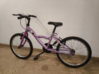 Bicicleta niña morada.sin usar