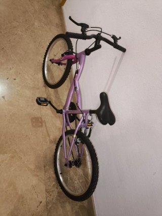 Bicicleta niña morada.sin usar