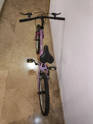 Bicicleta niña morada.sin usar