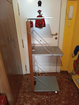 Mesa Ordenador Compacta con Ruedas