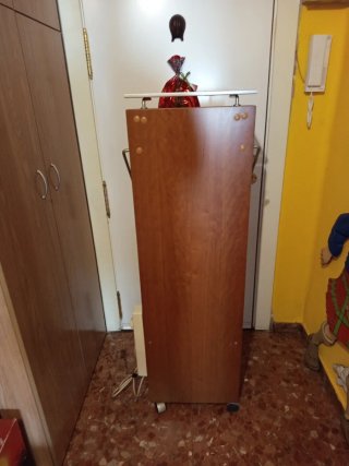 Mesa Ordenador Compacta con Ruedas