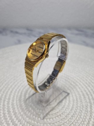 Reloj Consort Dorado