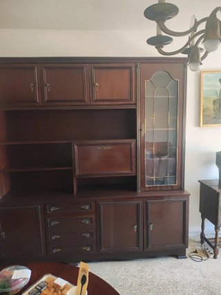 Mueble de salón madera y cristal