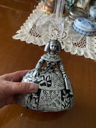 Figura Resina Dorada Menina
